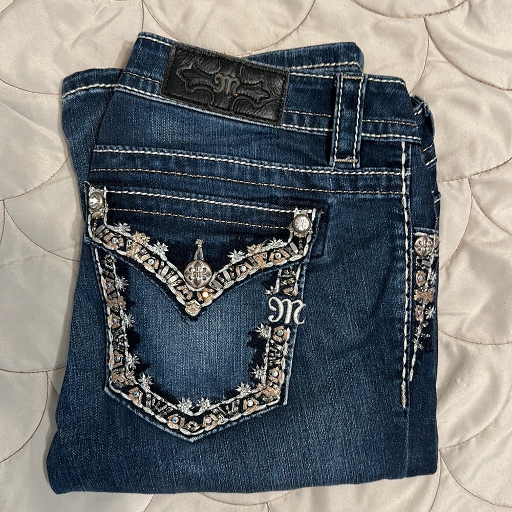 Miss Me Jeans. Boot cut. 28"x34"